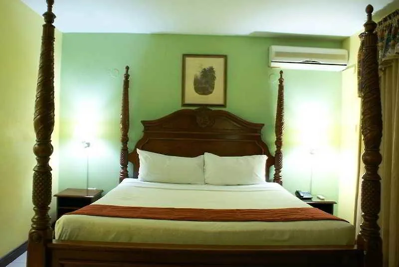 ***  Altamont Court Hotel Kingston Jamajka